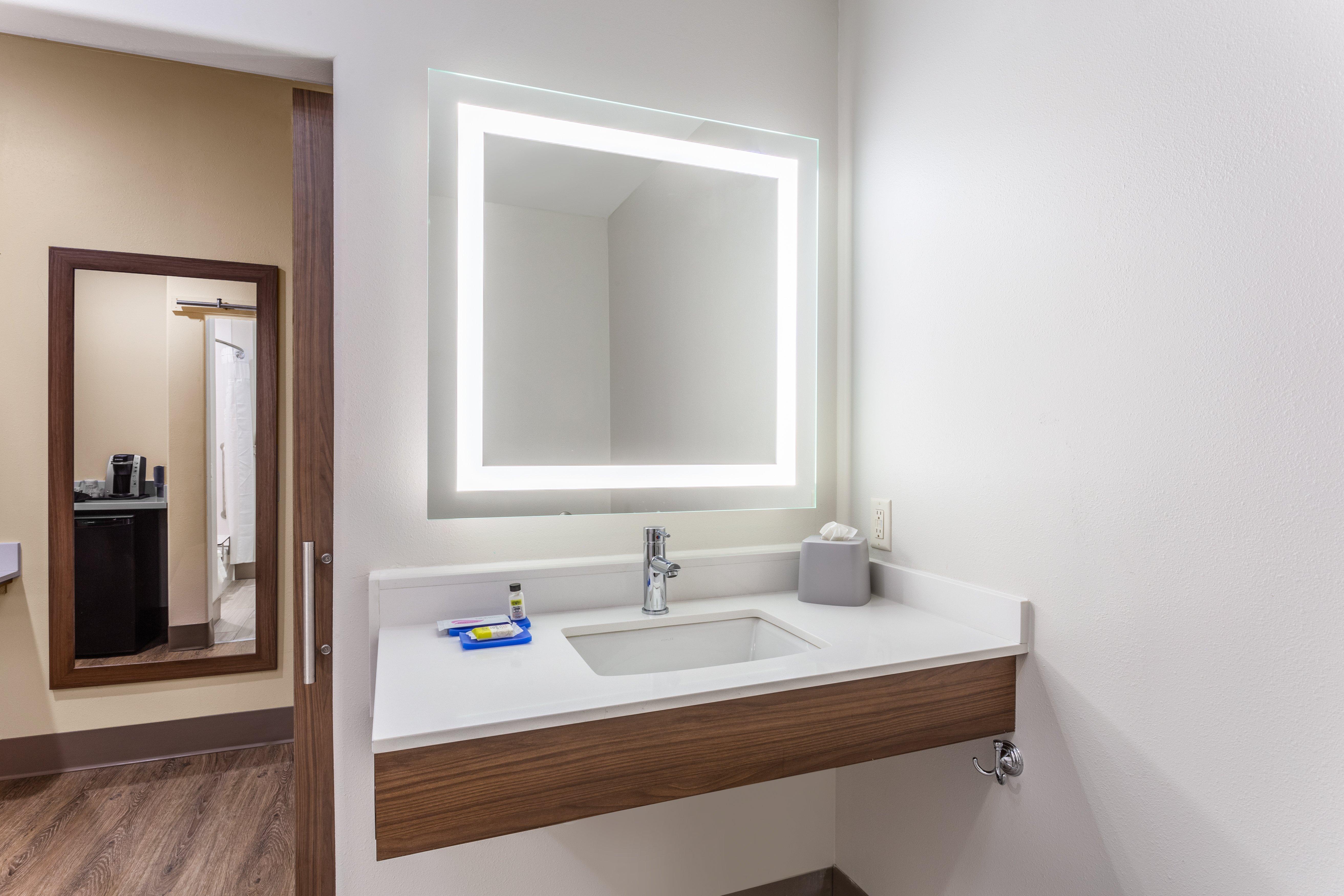 Holiday Inn Express & Suites Kearney By Ihg Exterior photo
